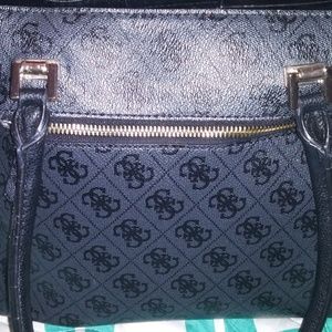 Guess Bags - Guess Purse Guess Bags - Guess Purse